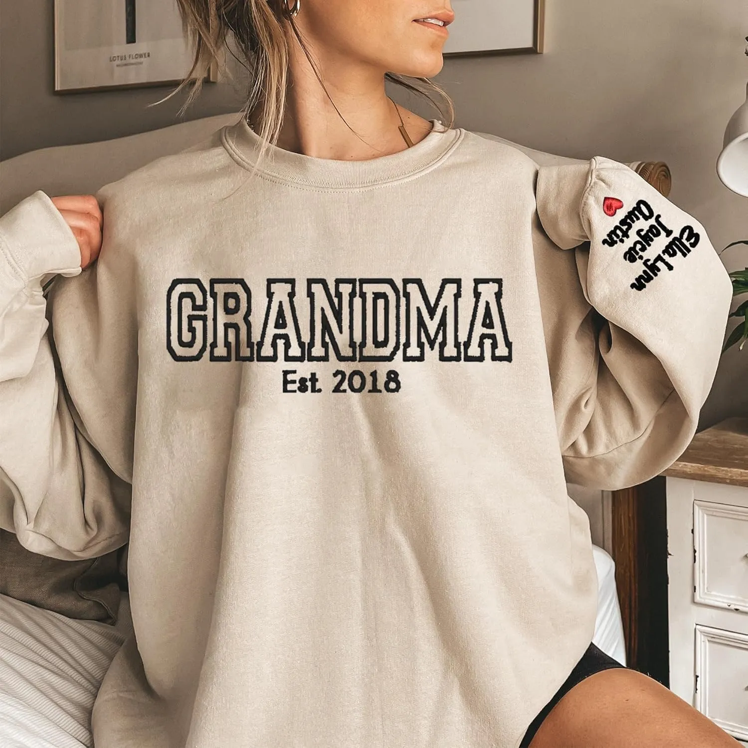 NAZENTI Custom Embroidered Sweatshirt for Grandma, Personalized Mom Embroidered Sweatshirt, Grandma EST Crewneck