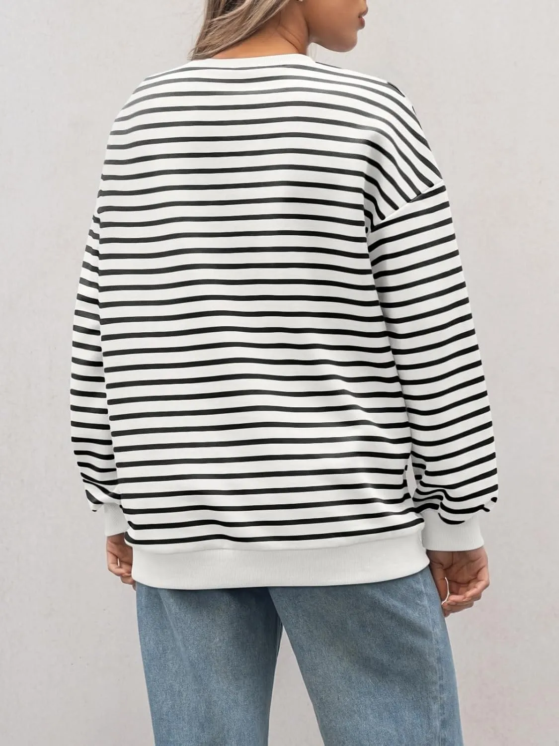 Trendy Queen Women's Oversized Crewneck Striped Sweatshirt