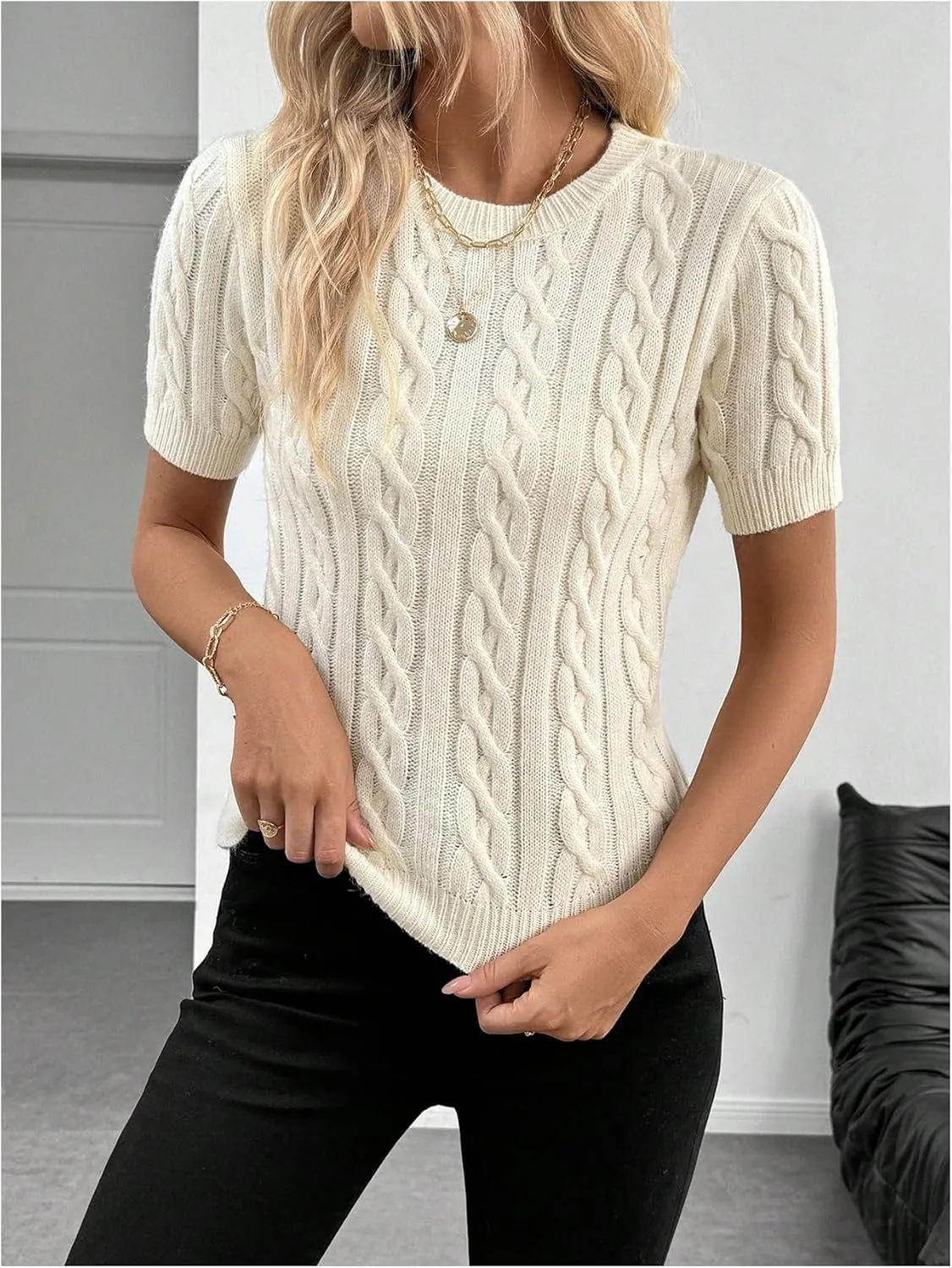 Women's Short Sleeve Cable Knit Sweater Crewneck Slim Fit Knit Pullover Tops Knitwear